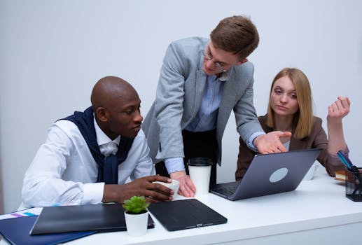 project manager leading team meeting