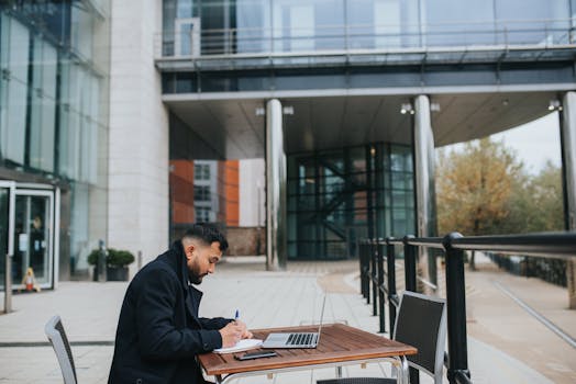 image of a freelancer taking an online course